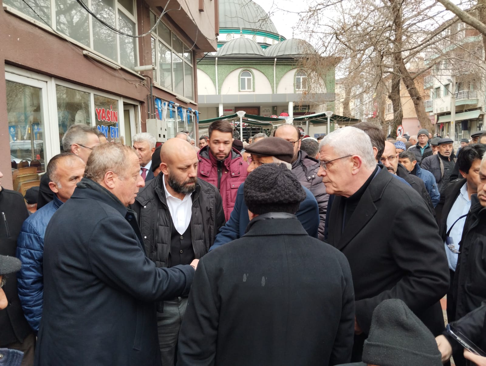 İYİ PARTİ AFYON MİLLETVEKİLİ OLGUN'UN BABASININ CENAZESİNE KATILIM ...