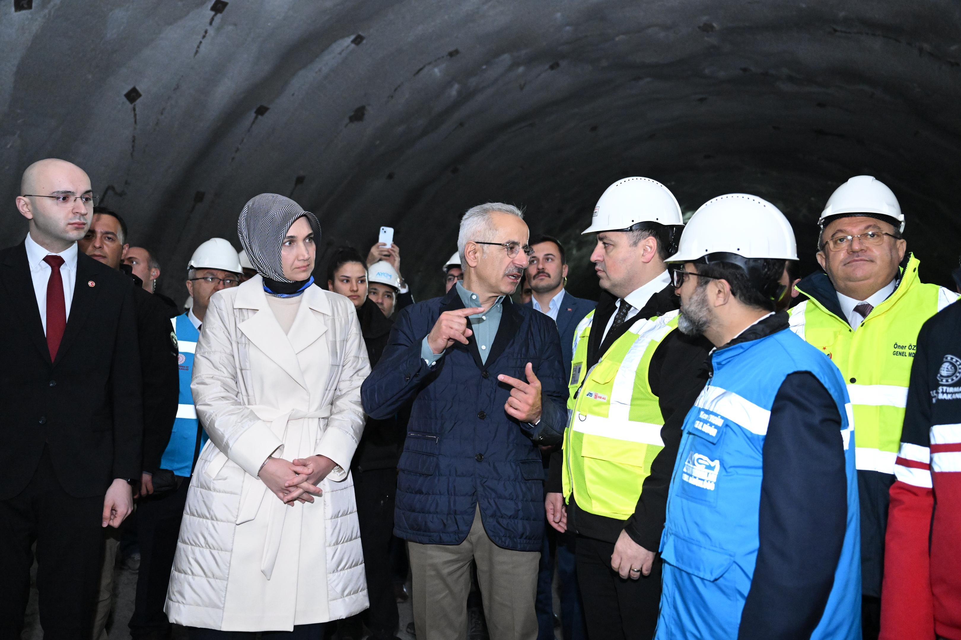 Bakan Uraloğlu Bayat-1 Tünelini Ziyaret Etti - GÜNDEM - Afyon Türkeli Gazetesi Afyon Haberleri